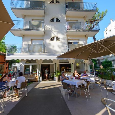 Hotel Falco Riccione Dış mekan fotoğraf