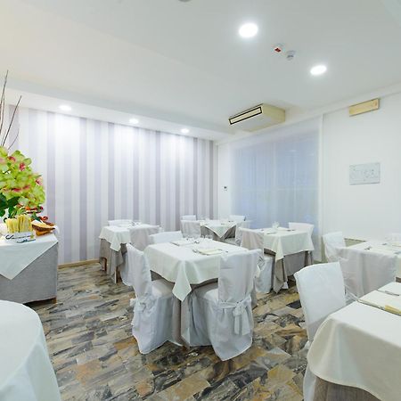 Hotel Falco Riccione Dış mekan fotoğraf