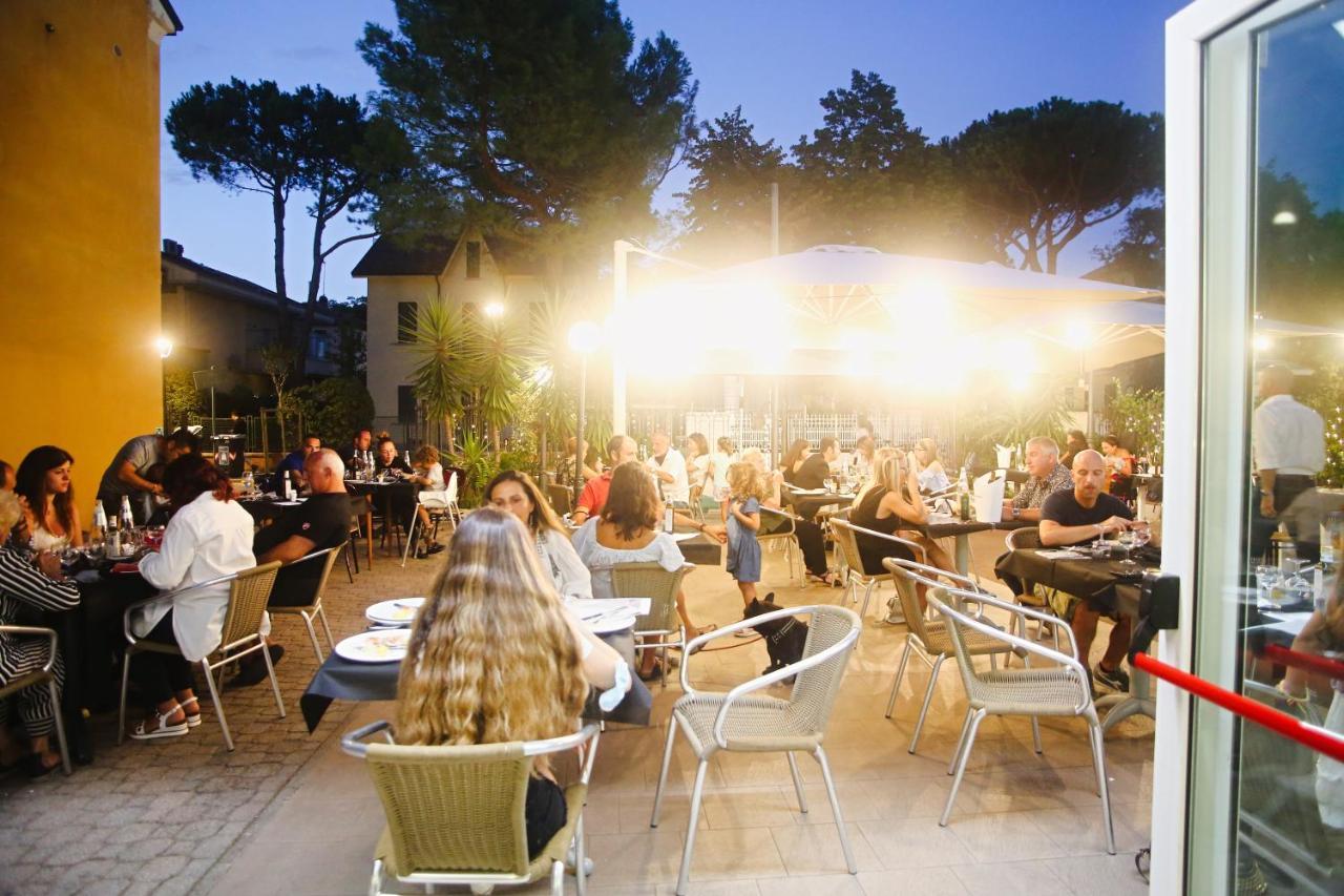 Hotel Falco Riccione Dış mekan fotoğraf