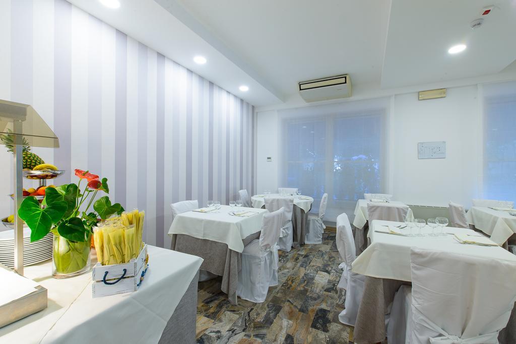 Hotel Falco Riccione Dış mekan fotoğraf