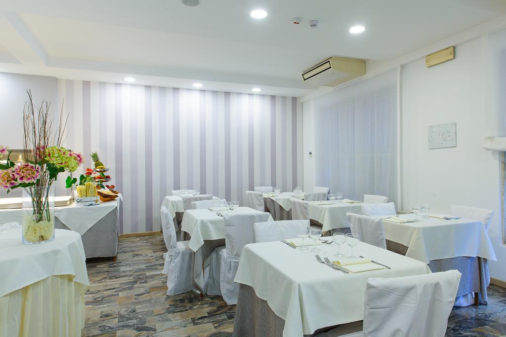 Hotel Falco Riccione Dış mekan fotoğraf
