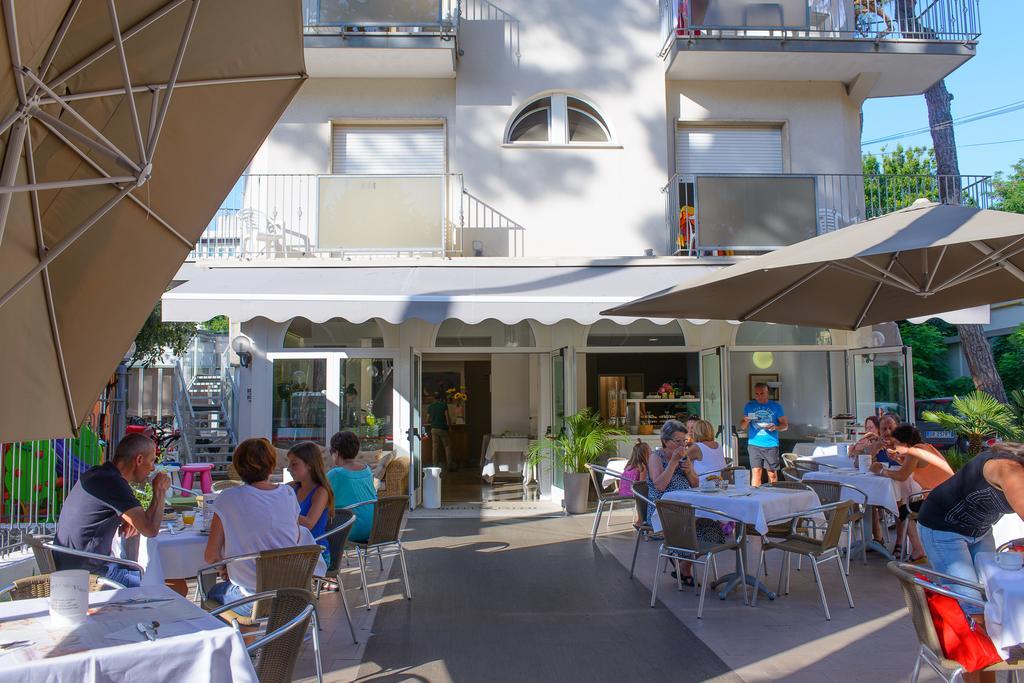 Hotel Falco Riccione Dış mekan fotoğraf