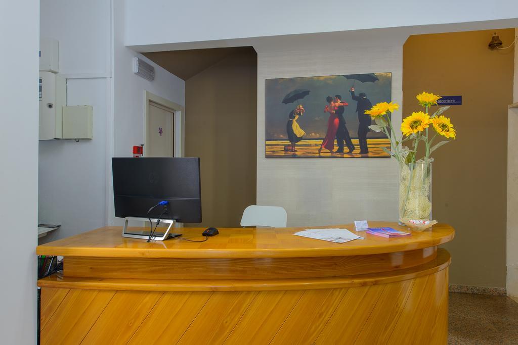 Hotel Falco Riccione Dış mekan fotoğraf