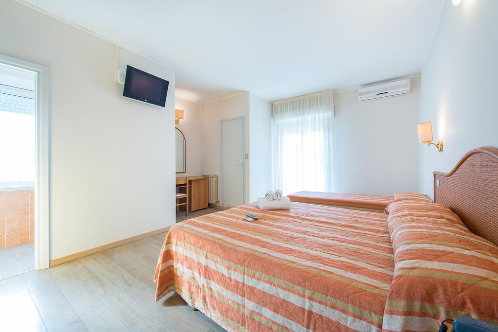 Hotel Falco Riccione Dış mekan fotoğraf