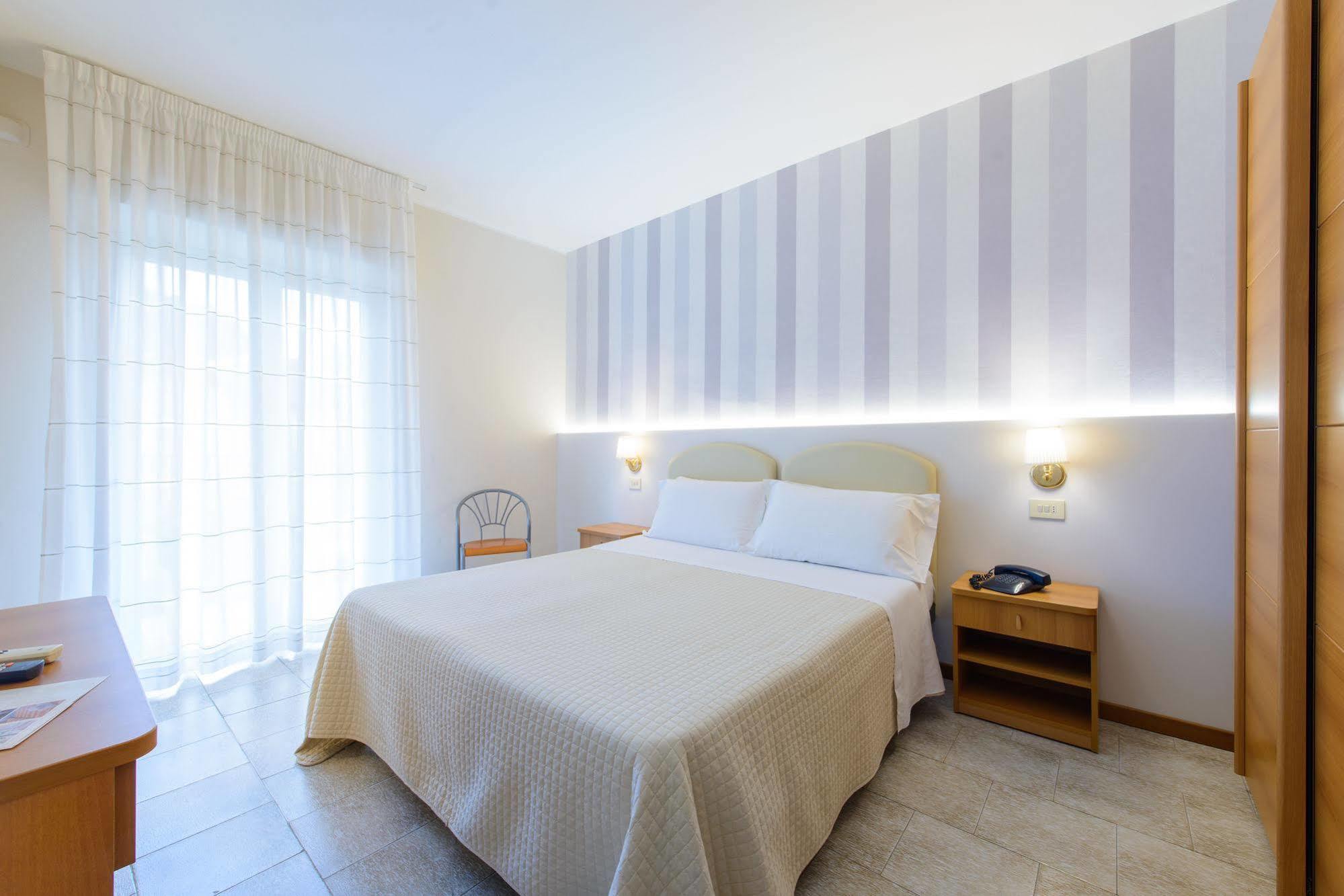 Hotel Falco Riccione Dış mekan fotoğraf